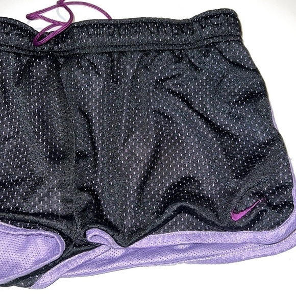 Black & lavender mesh shorts Nike 3inch inseam medium - Picture 2 of 7